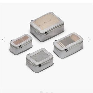 NWT Monos compressible packing cubes set of 4